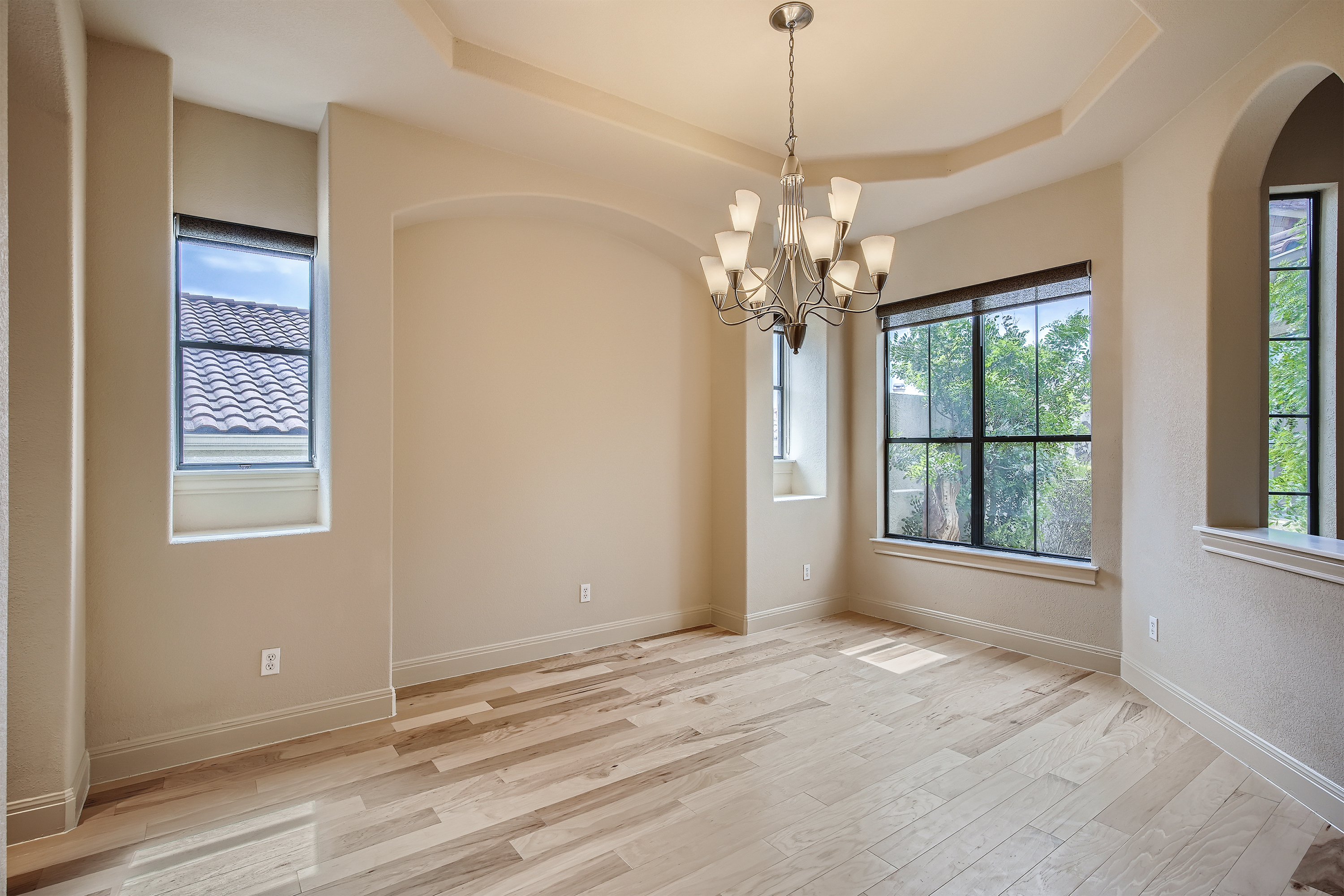 Before - Empty Dining